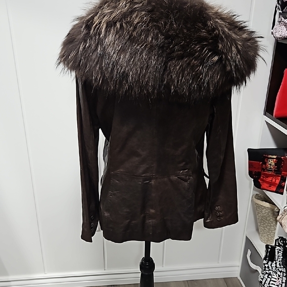 Chic Brown Removable Collar Leather Jacket - Picture 2 of 9
